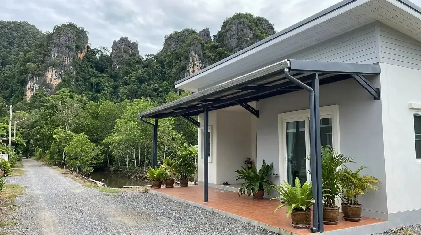 Example of steel work in Ao Luek