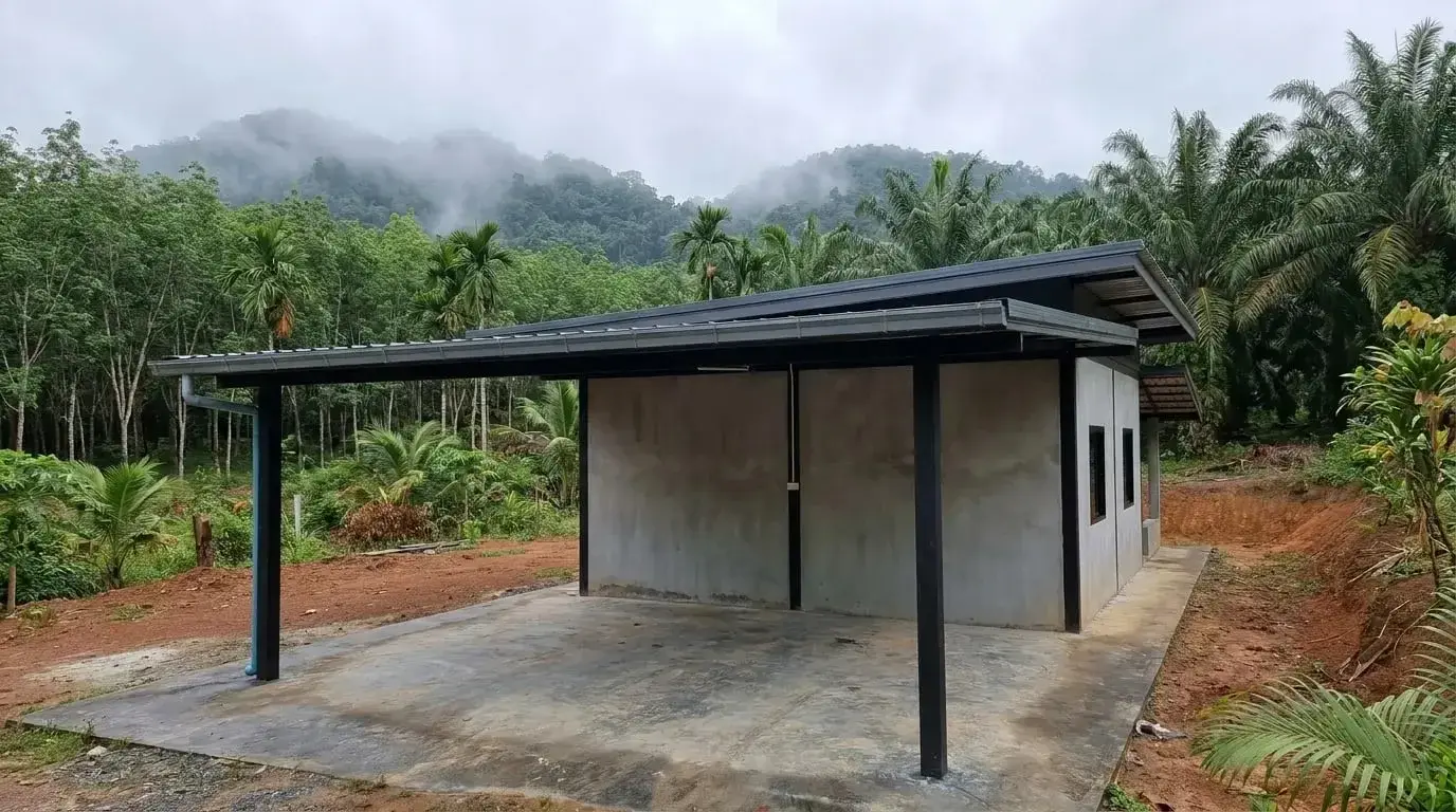 Example of steel work in Khao Phanom